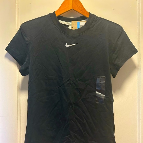 Nike Black T-Shirt with White Logo - Picture 3 of 5